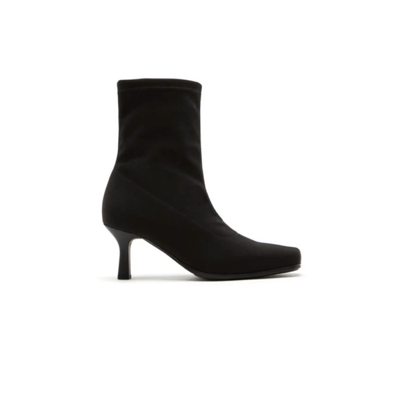 New in Box La Canadienne Tally Boots, Black, 10, $450 - Picture 2 of 8